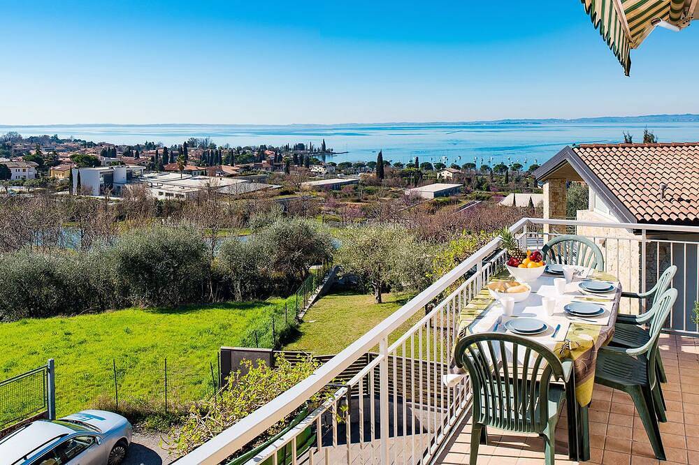 Geheel appartement, Ontspan met uitzicht op het Gardameer in Bardolino, Garda Bergen