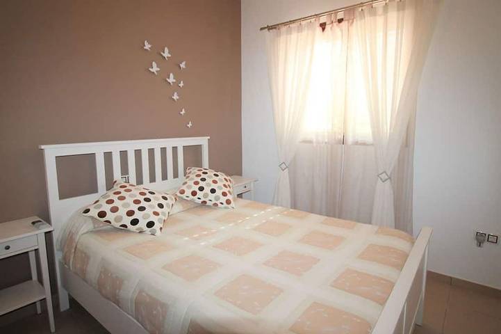 Preciosa casa de vacaciones  con piscina, A/C, WIFI, TV, patio y vista panorámica in Polop de la Marina, Costa Blanca