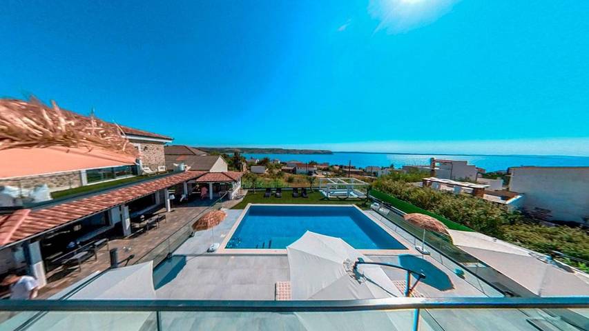 Ferienwohnung für 3 Personen, mit Balkon und Pool sowie Ausblick - 1
