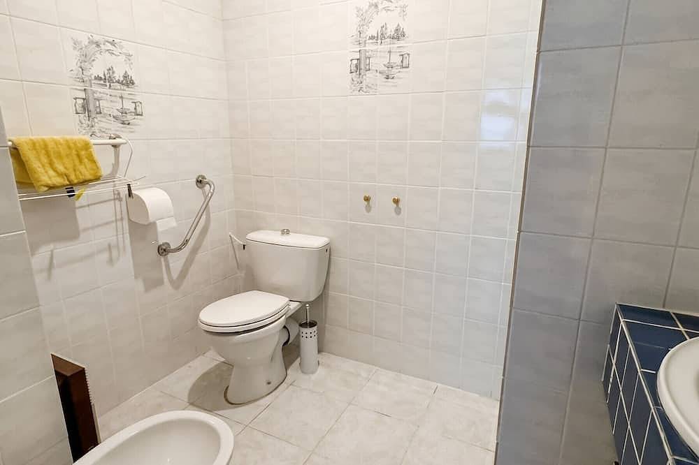 Entire apartment, Homerez - Studio Néris-les-Bains in Néris-les-Bains, Montluçon region