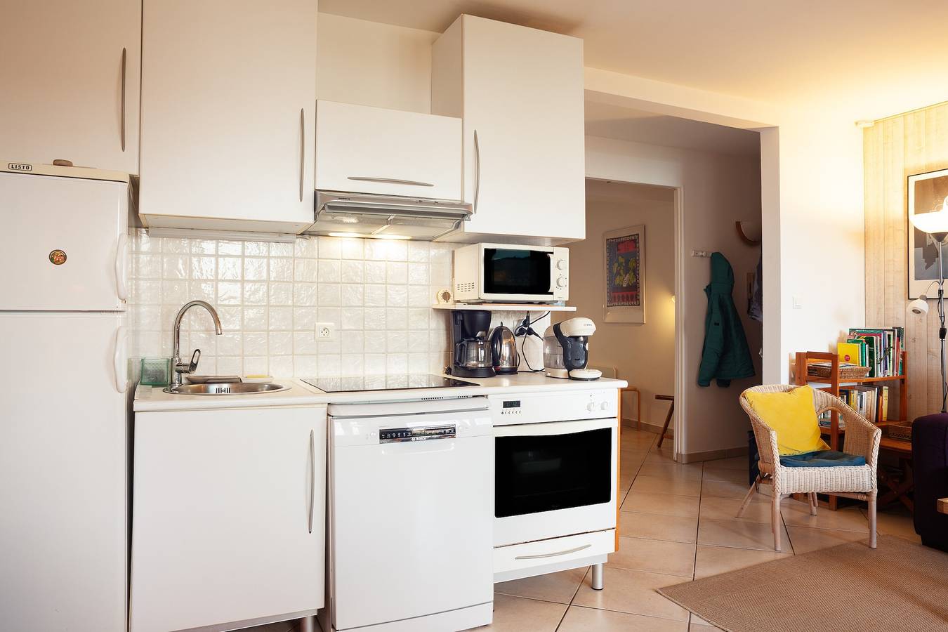 Appartement 'Zeezicht in Mooie Residentie' met zeezicht, gedeeld zwembad en wifi, foto 10