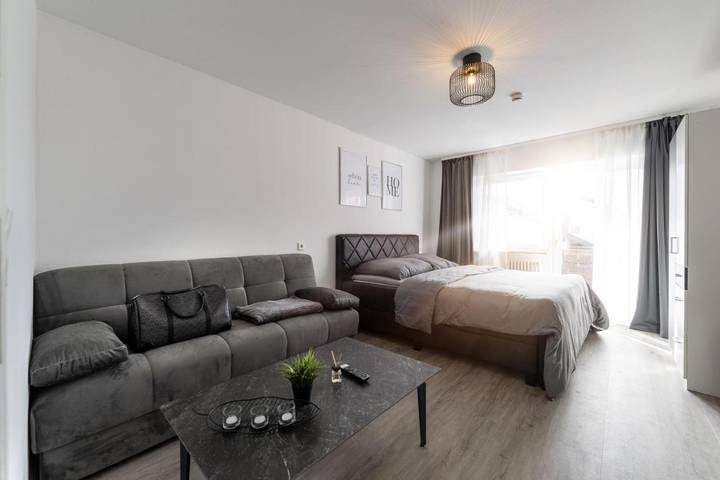 Ferienwohnung für 4 Personen, mit Balkon und Whirlpool sowie Terrasse und Kinderpool