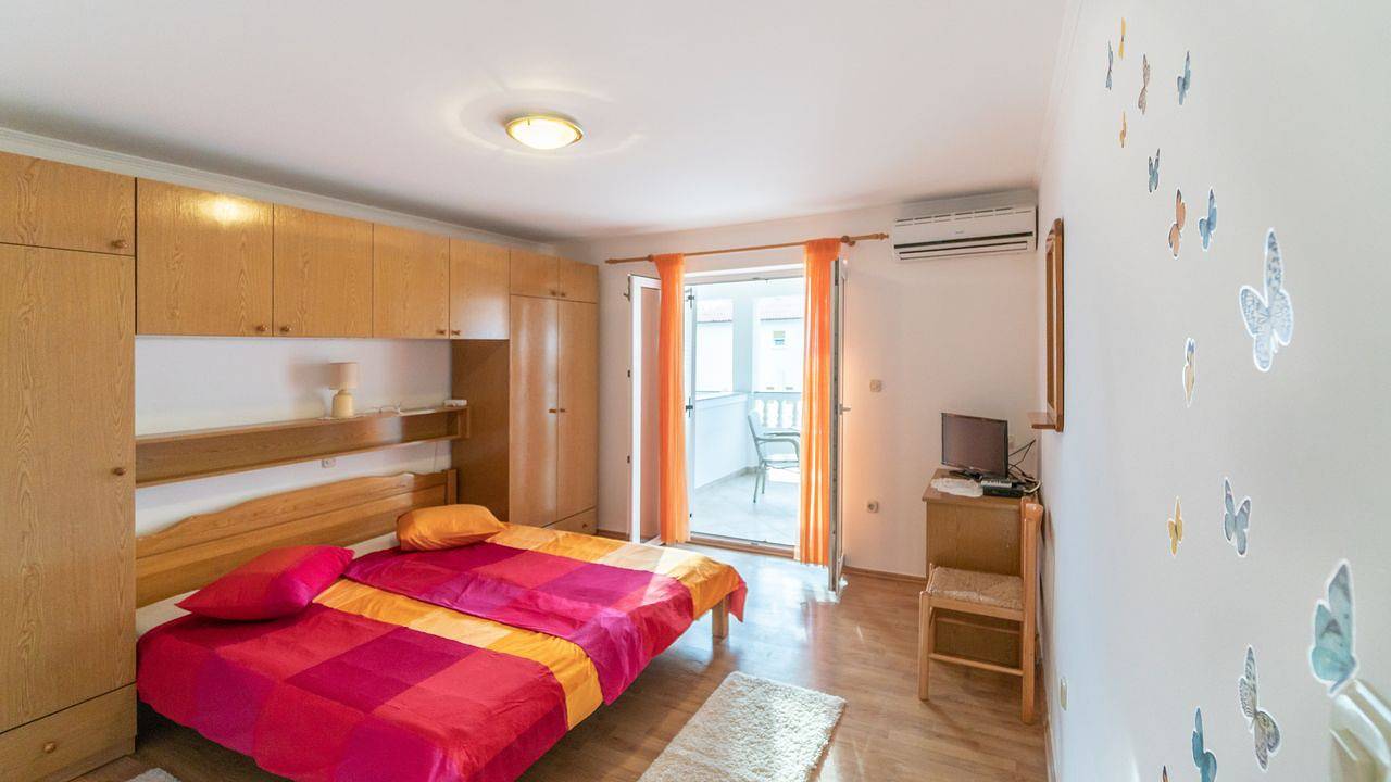 Ganze Ferienwohnung, Ferienwohnung für 2 Personen (25 m²) in Palit in Palit, Rab