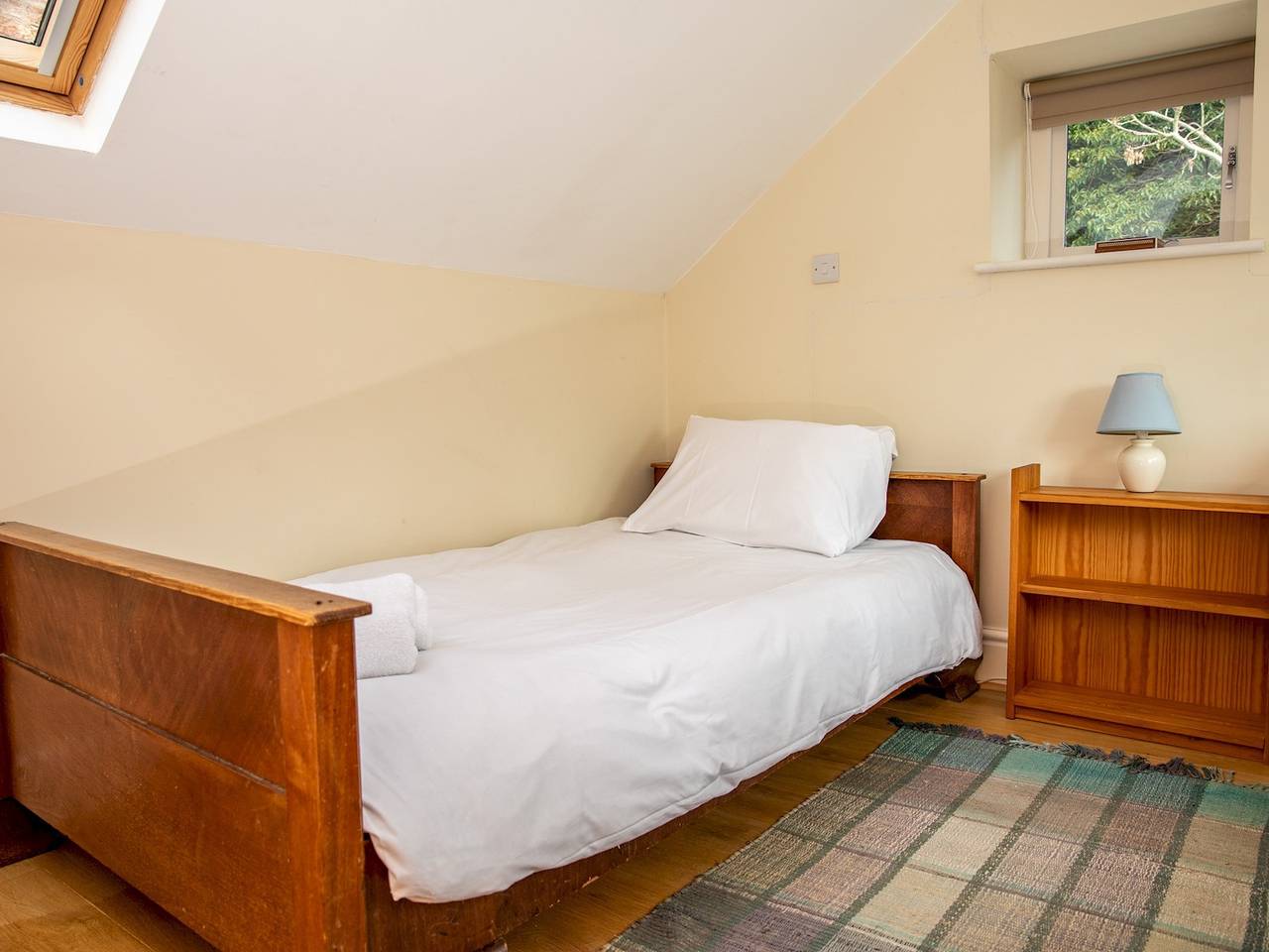 The Square Cosy Cottage on the Town Square with Optional Hot Tub - Pass the Keys in Church Stretton, Shropshire Hills
