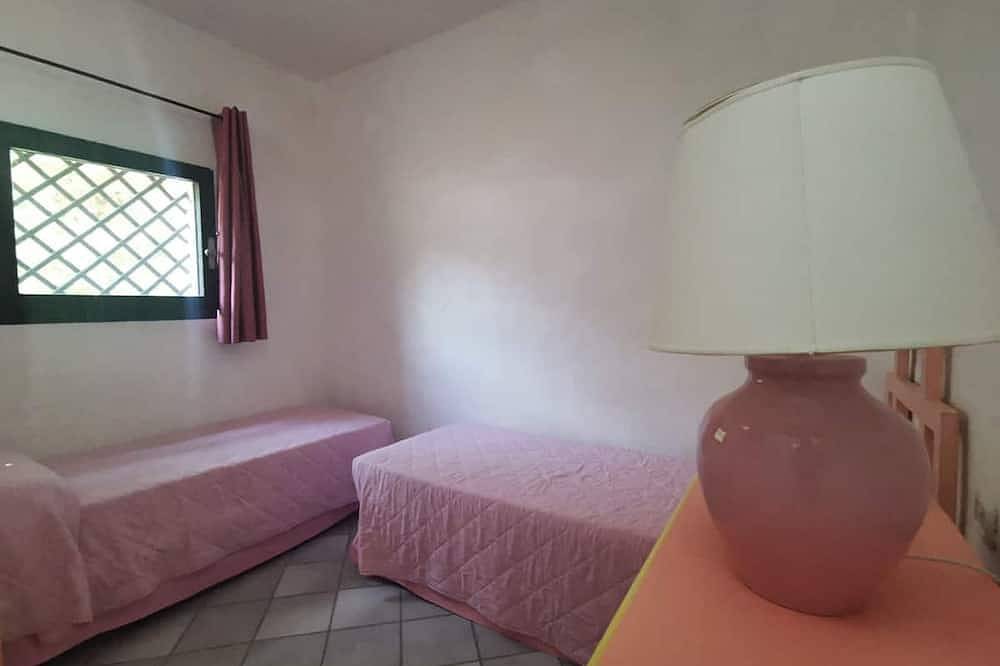 Ganze Wohnung, Apartment am Meer in Baja Sardinia - 6 Betten im August - 250 Meter vom Strand entfernt! in Baja Sardinia, Arzachena