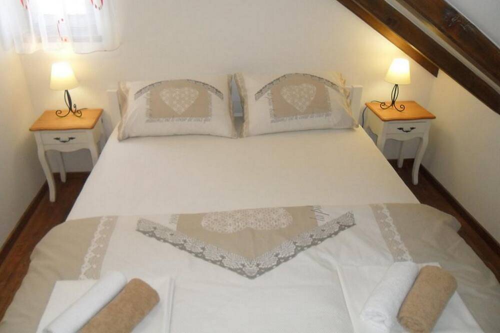 Villa G&P (St) - Two-Bedroom Villa with Private Pool in Trilj (Dalmacija), Dalmatinska zagora