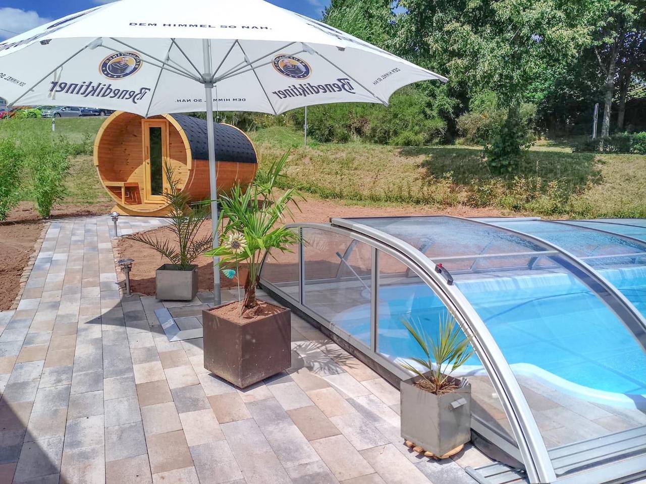 Charmantes Chalet mit Terrasse und Pool in Meisburg, Vulkaneifel