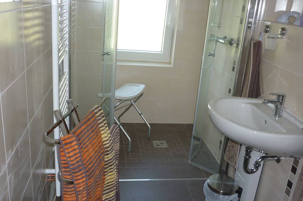 Ganze Wohnung, Apartment 1, komb Wohn- Schlafraum, Küche, Du/Wc, Terrasse - Spreewald in Byhleguhre, Byhleguhre-Byhlen