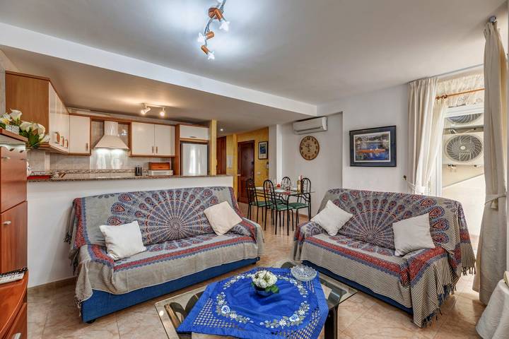 Ganze Wohnung, Strandnahes Apartment mit Wlan, Klimaanlage und Balkon in Port de Pollença, Pollença