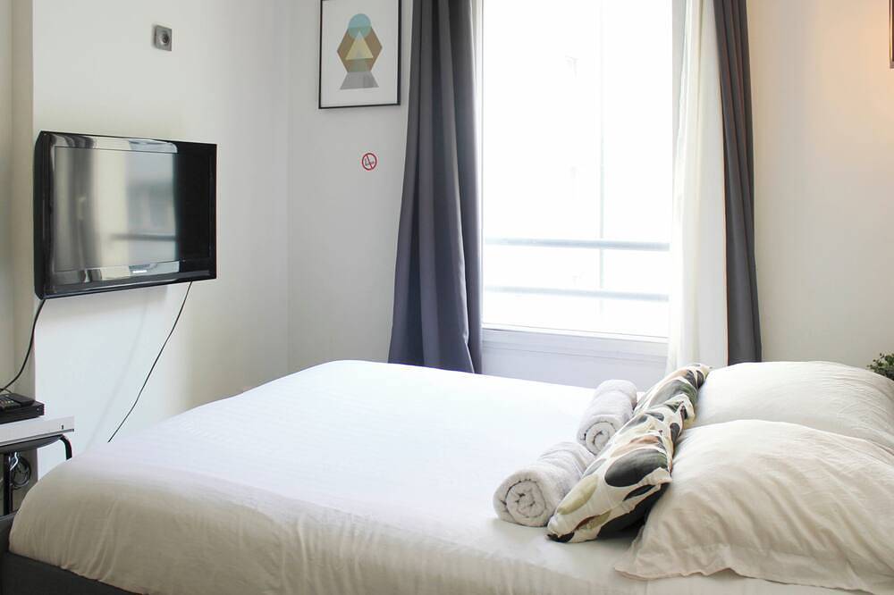 Ganze Wohnung, Bright studio near the Grande Arche in Courbevoie, Hauts-de-Seine