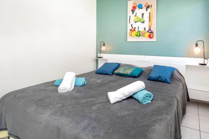 Gîte pour 4 personnes, avec jardin dans Plage du Palm Beach - 3