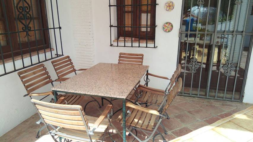 Casa de vacaciones 'El Rancho' con vistas a la montaña, piscina, Wi-Fi y jardín in Montecorto, Andalucía