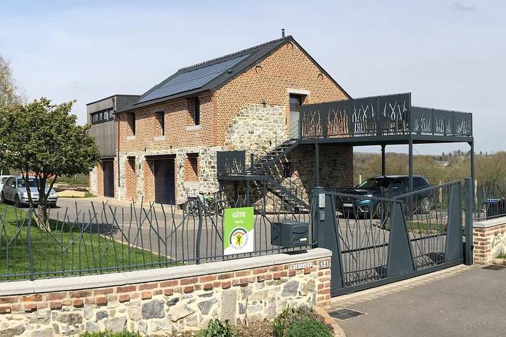 Gîte pour 6 personnes, avec Terrasse ainsi que Jardin et Sauna dans Marbaix