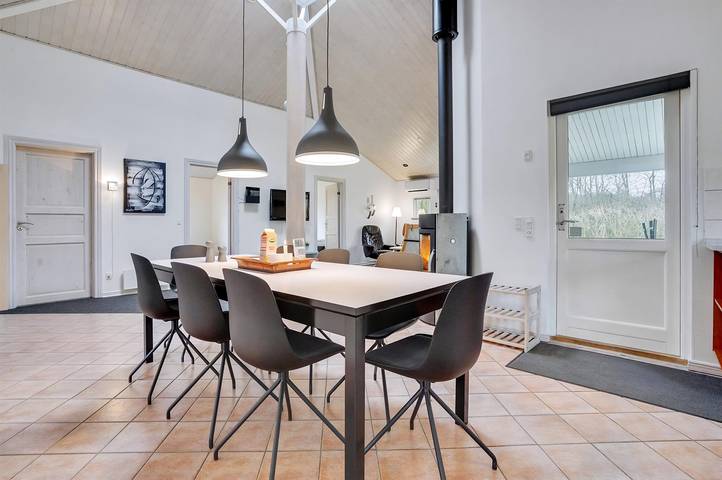 Ferienhaus für 8 Personen, mit Pool und Whirlpool sowie Terrasse und Sauna in Arrild - 4