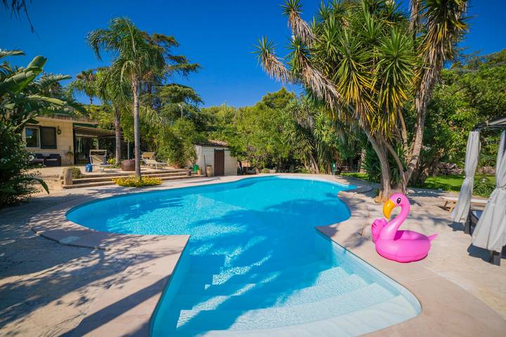 Appartamento per 4 persone, con terrazza e piscina, con animali domestici in Carpignano Salentino