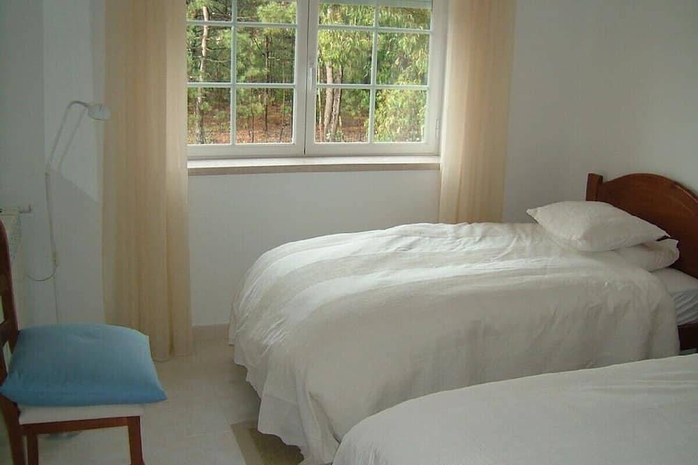 Ganze Wohnung, 3-Bett-Wohnung in der Nähe Golf, Tennis und Strand, Schwimmbad -5 Sterne-Resort in Amoreira, Leiria District