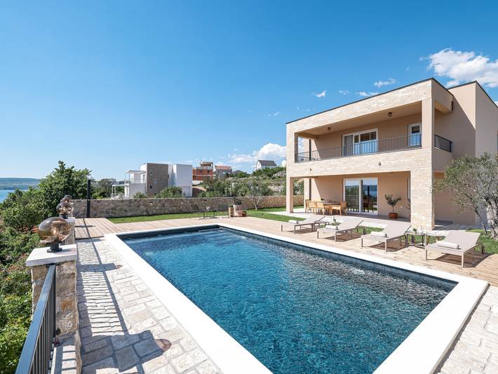 Ferienhaus für 9 Personen, mit Pool und Garten sowie Terrasse in Maslenica - 2