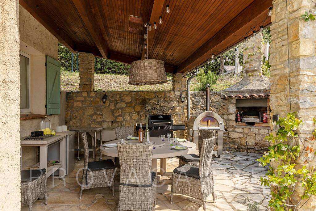 Villa with infinity pool and magnificent views in Callian in Callian, Region de Draguignan