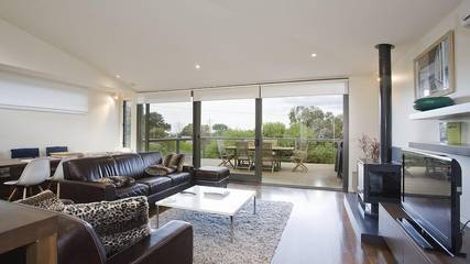 Holiday Home for 9 People in Lorne, Surf Coast Shire, Photo 1