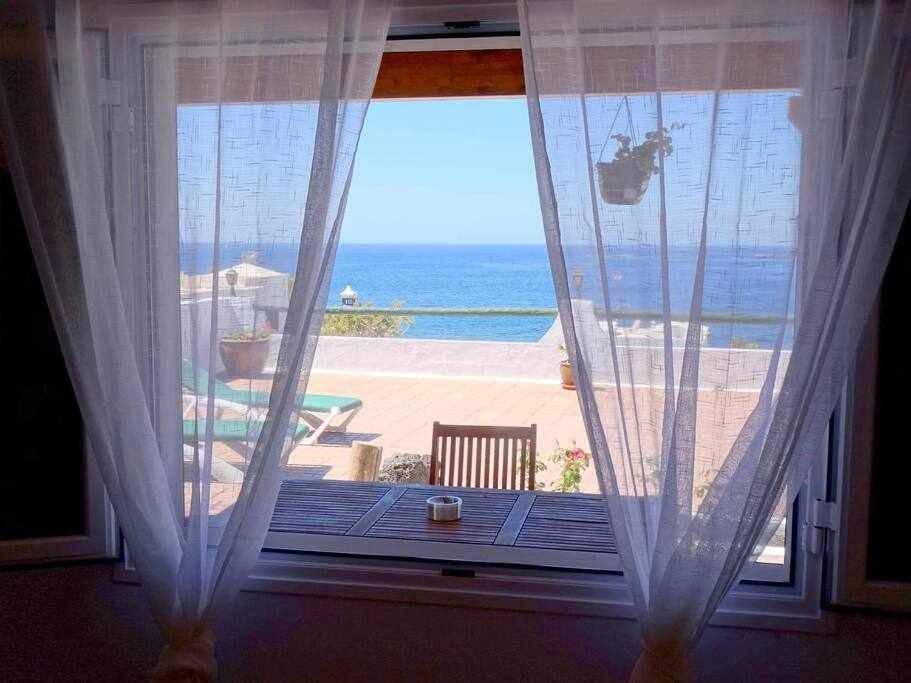 Three-Bedroom Townhouse in Quemada Beach, Yaiza