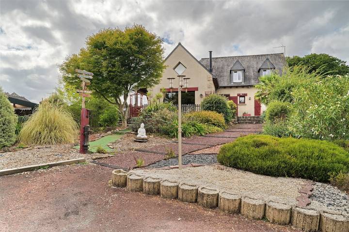 Chambre d’hôte pour 5 personnes, avec Jardin dans Miniac-Morvan, Région de Saint-Malo