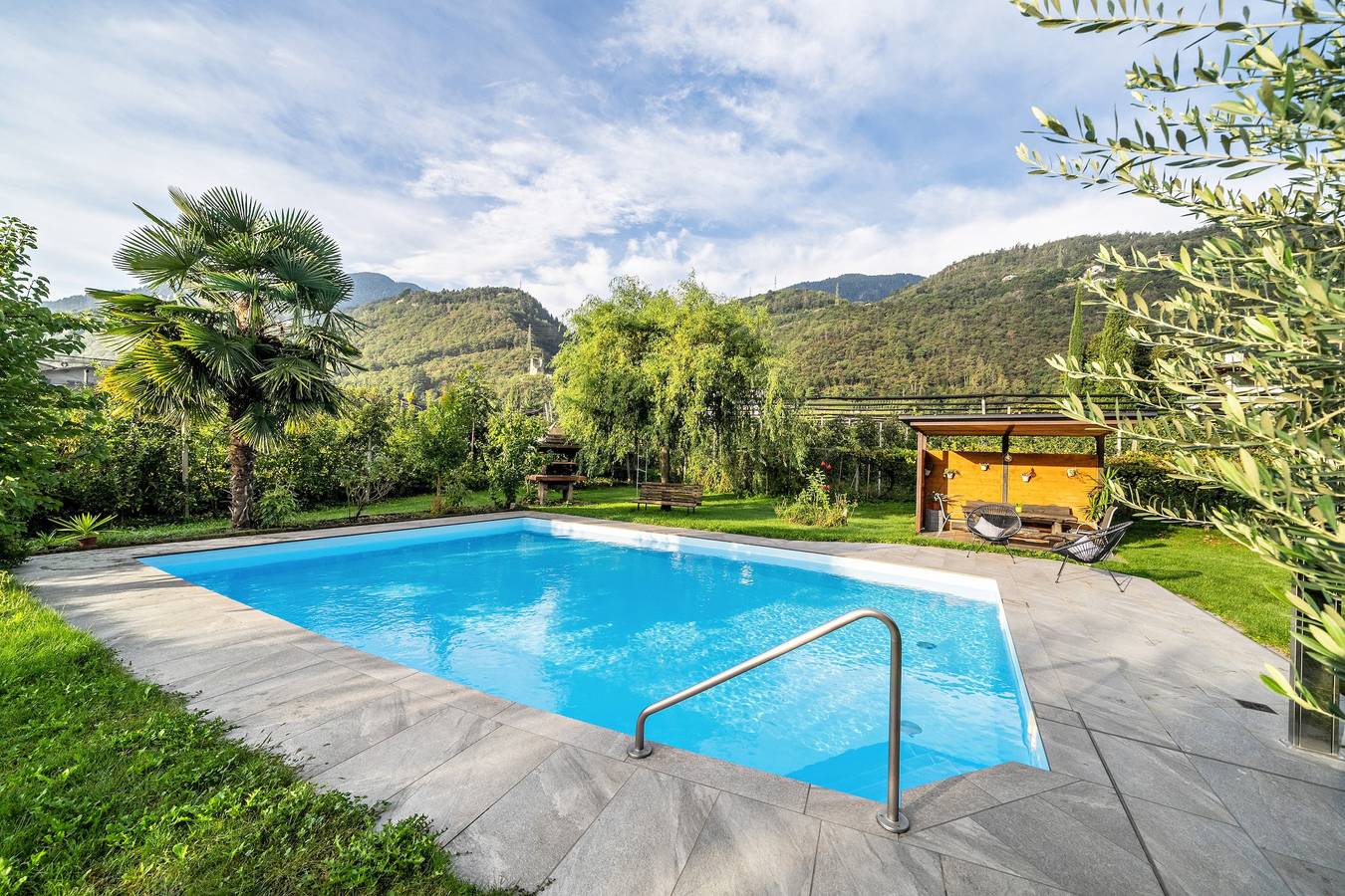 Ganze Wohnung, Ferienwohnung 'Erlengut Meran' mit Bergblick, Gemeinschaftspool und Wlan in Niederlana, Lana