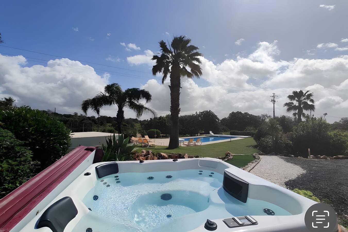 Magnólia – Exklusive Villa mit beheiztem Pool, Spa & Naturblick nahe Strand und Golf in Mexilhoeira Grande, Faro Distrikt