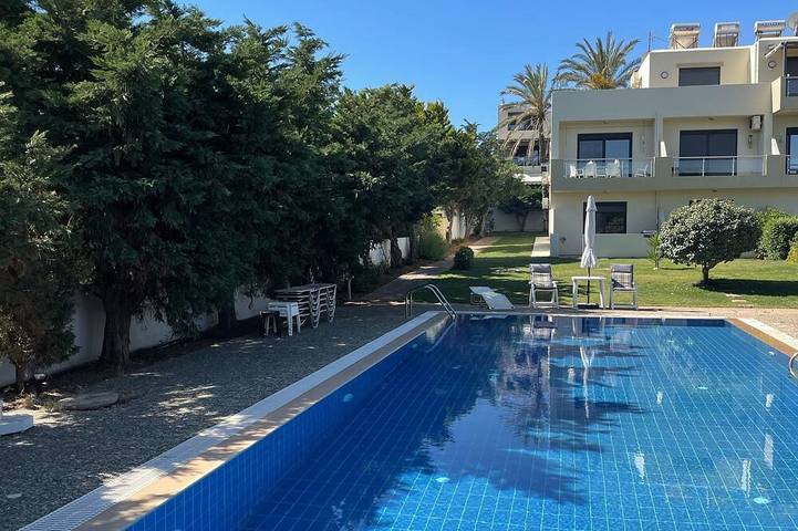 Appartement de vacances pour 4 personnes, avec Balcon ainsi que Jardin et Piscine