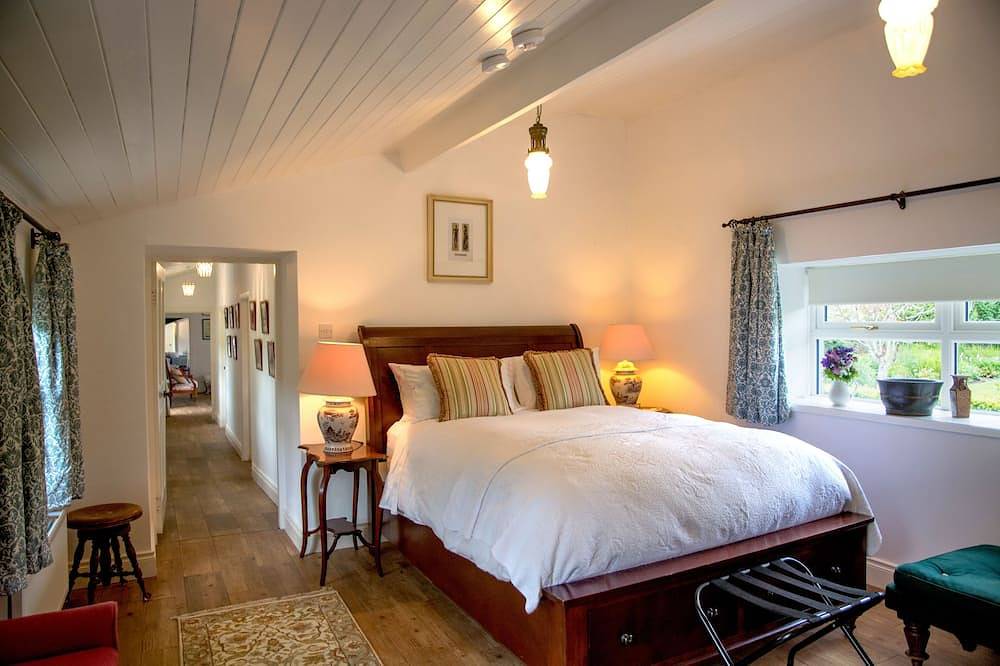 Truly authentic Walled Garden Cottage. in Nenagh, Lough Derg