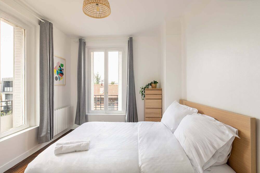 Apartamento entero, Le Dupont - Parking, Metro 13, 15 min Saint Lazare in Asnières-sur-Seine, Altos del Sena