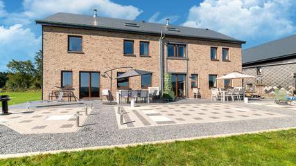 Gîte pour 8 personnes, avec terrasse et jardin à Stavelot