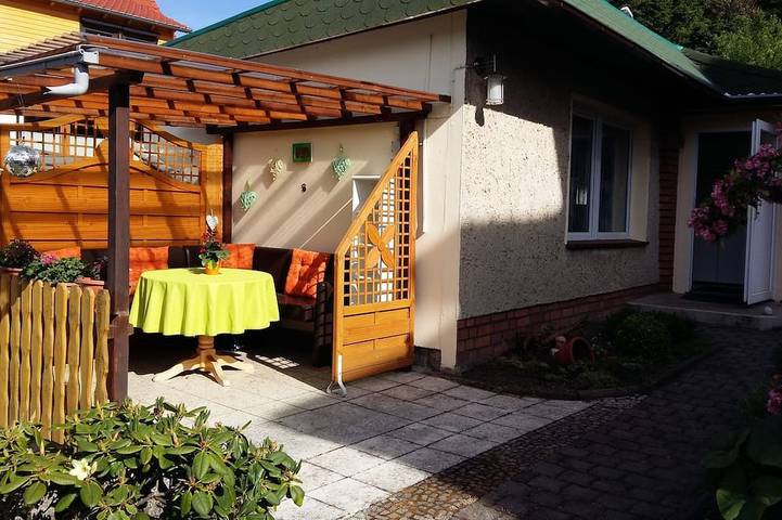 Bungalow für 2 Personen, mit Garten