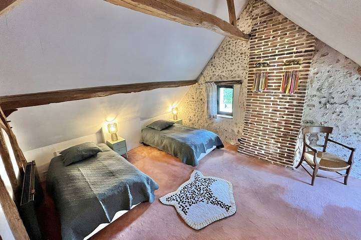 Location de vacances pour 5 personnes, avec jardin à Prunay-Cassereau - 2