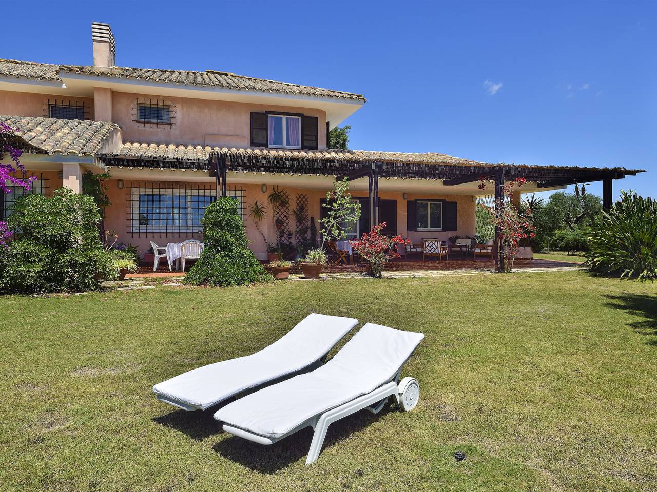 Villa Mimosa – Exklusive Villa mit großem Garten und Meerblick bei Pula in Nora, Pula und Umgebung