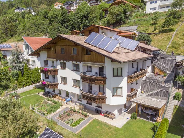Ferienwohnung für 4 Personen, mit Garten und Ausblick sowie Terrasse in Fließ