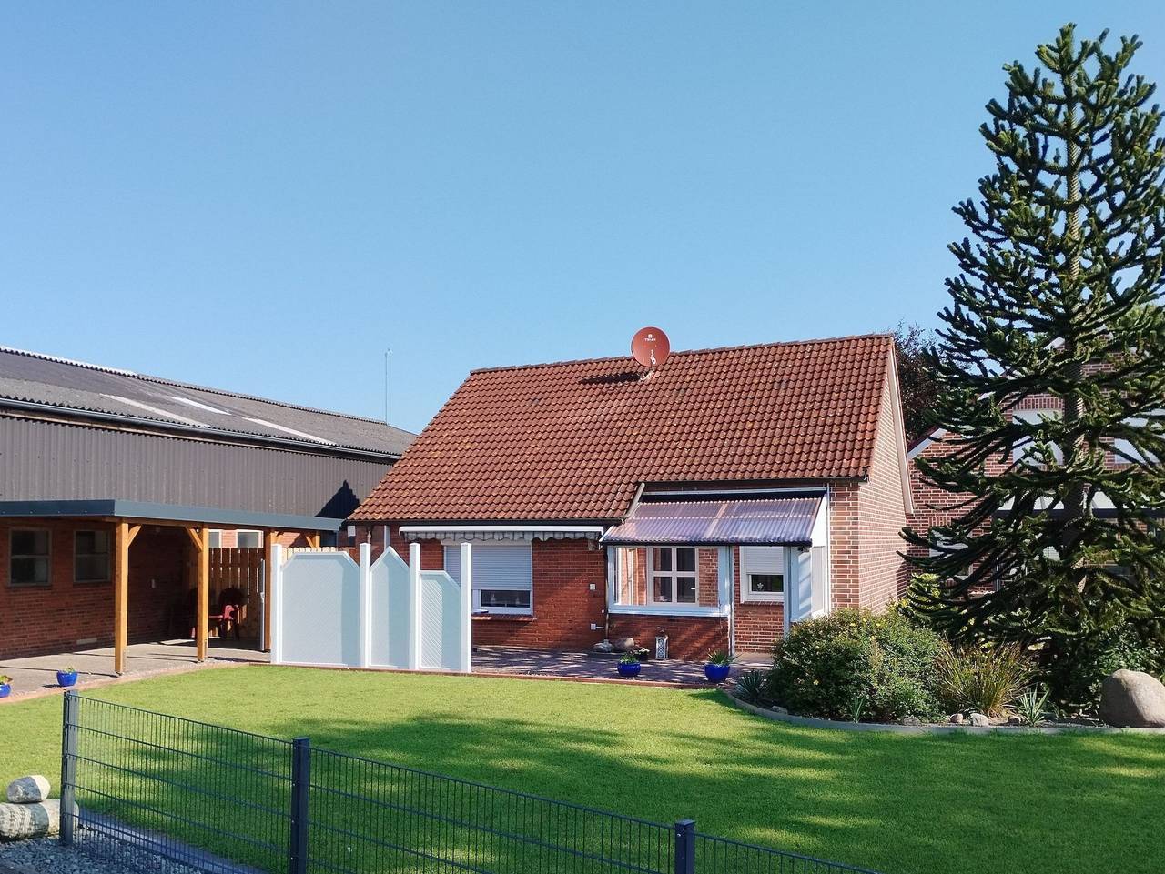 Ganze Ferienwohnung, Gemütliches Ferienhaus Lütje Huske mit Garten, 25666 in Weener, Emsland