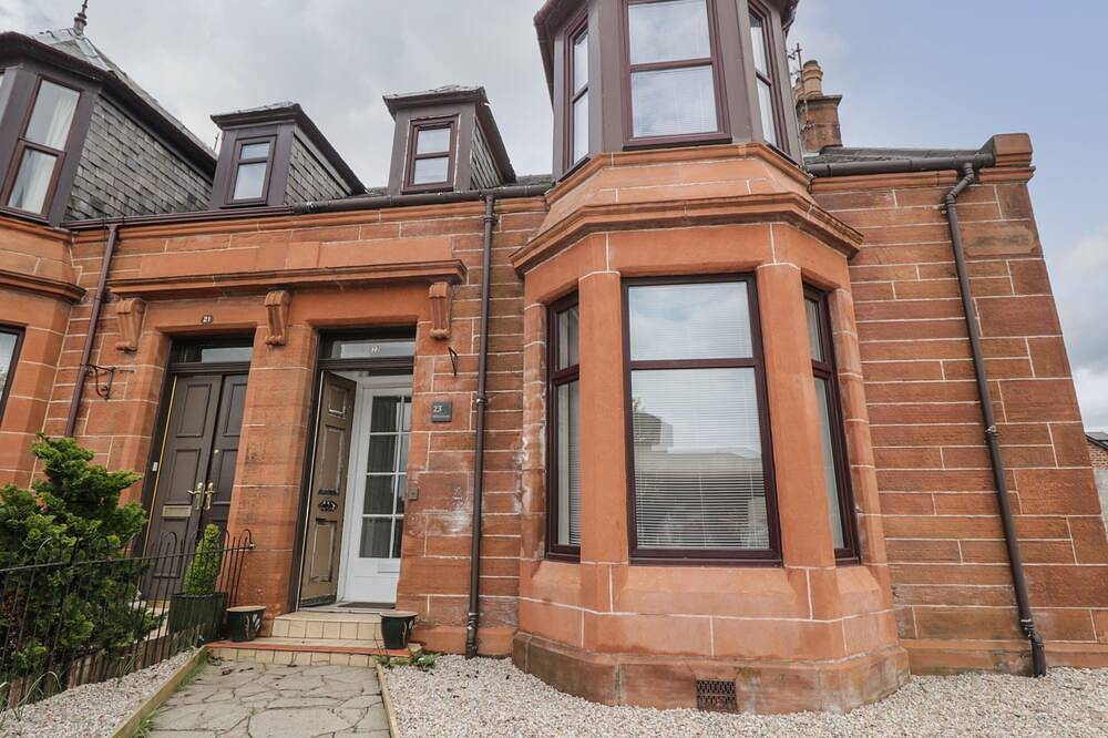 Willowbank, family friendly, character holiday cottage in Ayr in Ayr, Firth Of Clyde