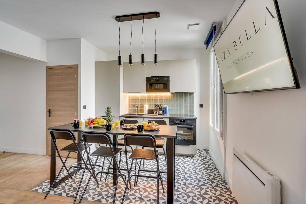 Appartement entier, Two-Bedroom Apartment with City View in Maisons-Alfort, Val-de-Marne