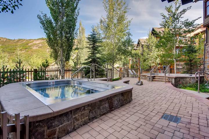 Vacation rental for 4 people, with hot tub and balcony in Snowmass Village