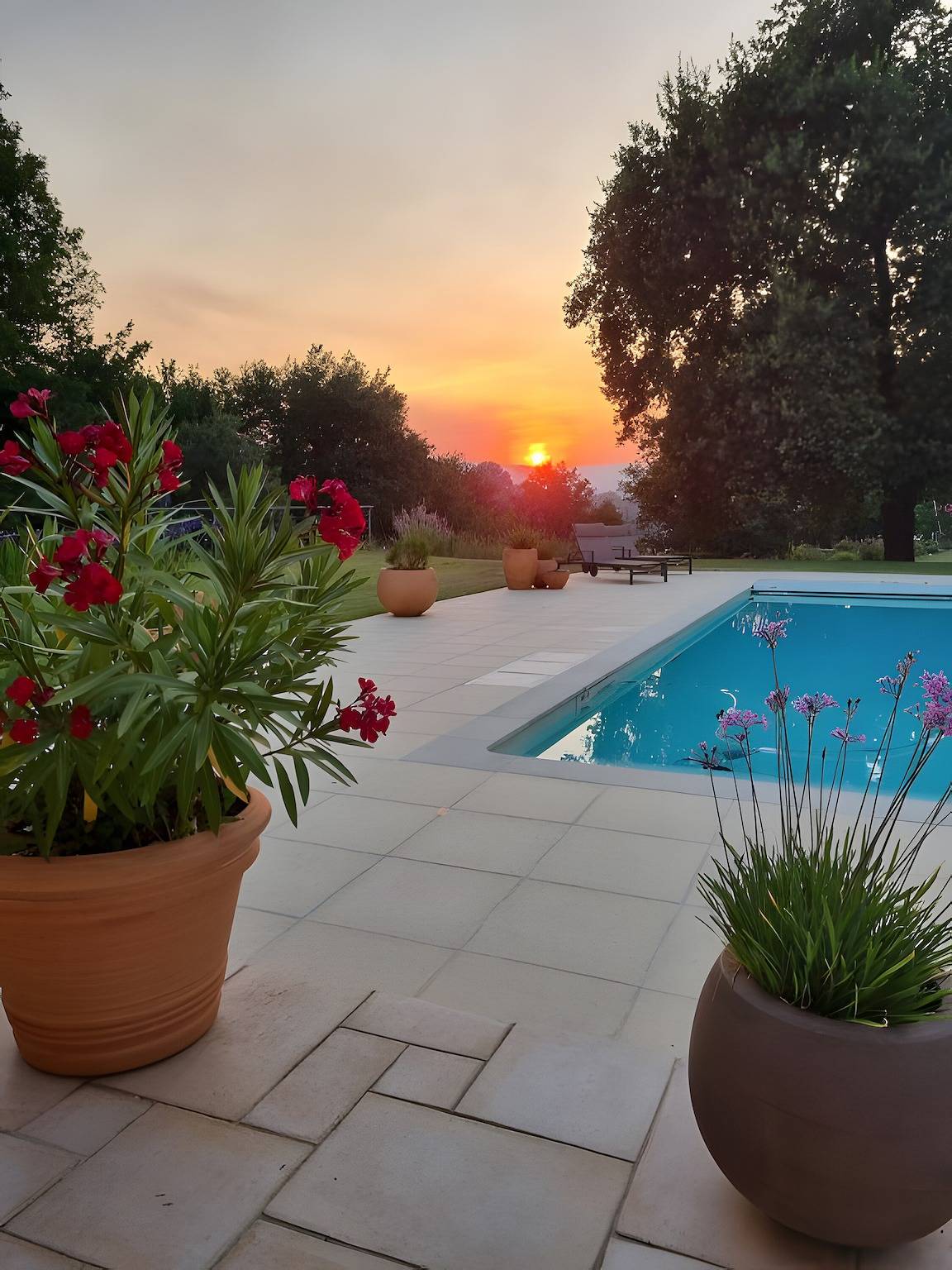 Bed and Breakfast 'Chambre D'hôtes - Les Hirondelles' with Shared Pool, Wi-Fi and Air Conditioning in Mirabel-aux-Baronnies, Nyons region