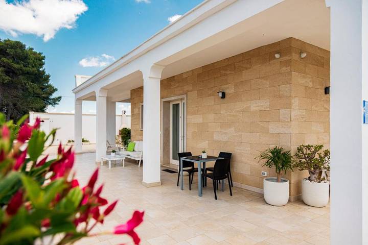 Chambre d’hôte pour 4 personnes, avec vue ainsi que jardin et piscine, adapté aux familles à Porto Cesareo - 4