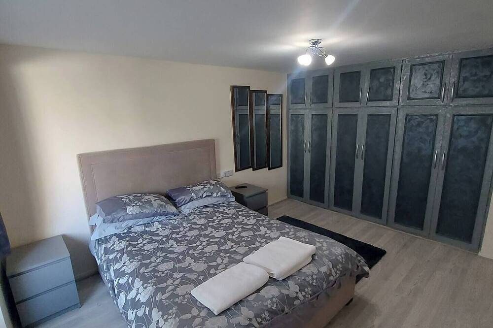 Hel leilighet, Cosy and comfortable in Borehamwood in Elstree and Borehamwood, Hertfordshire