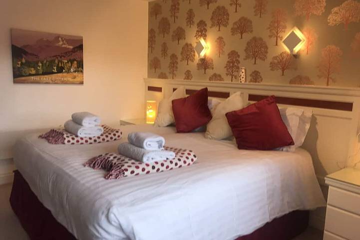 Ganze Wohnung, Luxusapartment im Zentrum von Ambleside, Balkon, herrliche Aussicht, Zugang zum Pool in Ambleside, Lake District