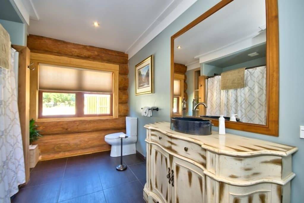 Glenorchy Log Home - Atemberaubende Aussicht auf die Berge in Otago