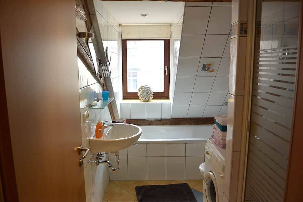 Ganze Wohnung, S10 = Edelweiß Whg, Fewo im Herzen von Bayreuth, Top Lage nähe Fussgängerzone in Frankenalb