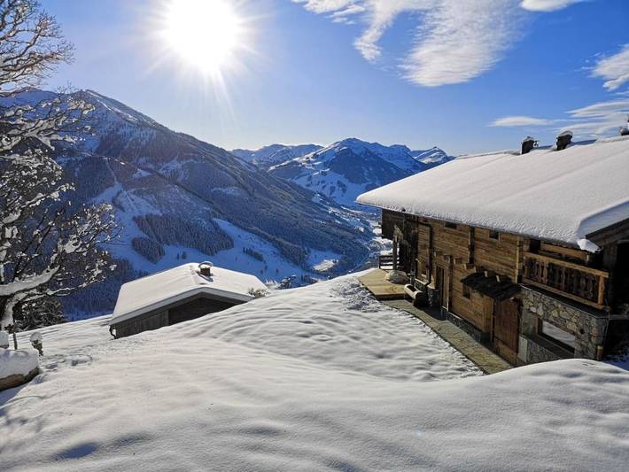 Chalet für 16 Personen, mit Balkon und Sauna sowie Ausblick in Saalbach