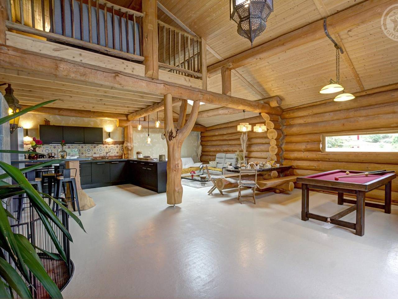 3-Zimmer-Hütte mit Billard und Jacuzzi in Saint-Jean-Soleymieux, Montbrison