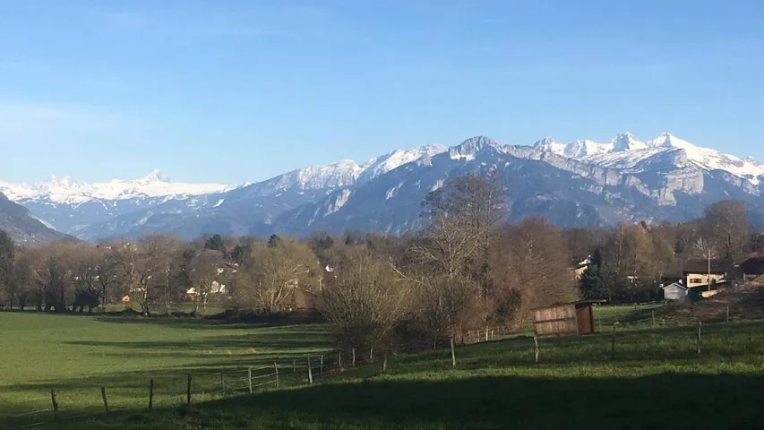 Apartamento de vacaciones para 2 personas, con vistas además de terraza y jardín - 1