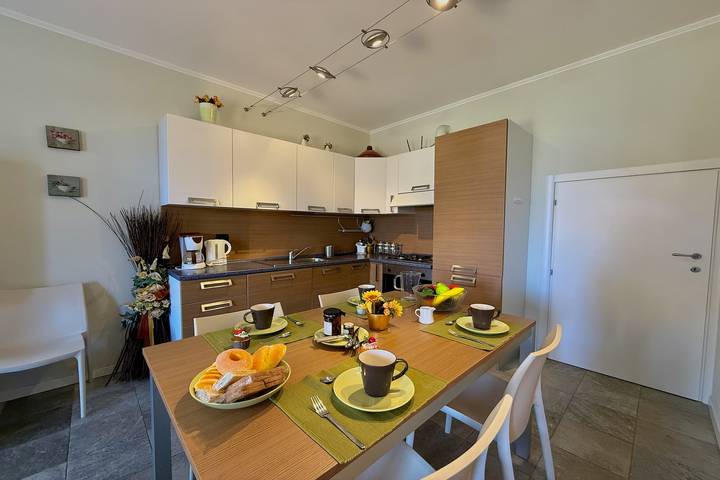 Hütte für 6 Personen, mit Pool und Terrasse sowie Seeblick am Comer See - 4