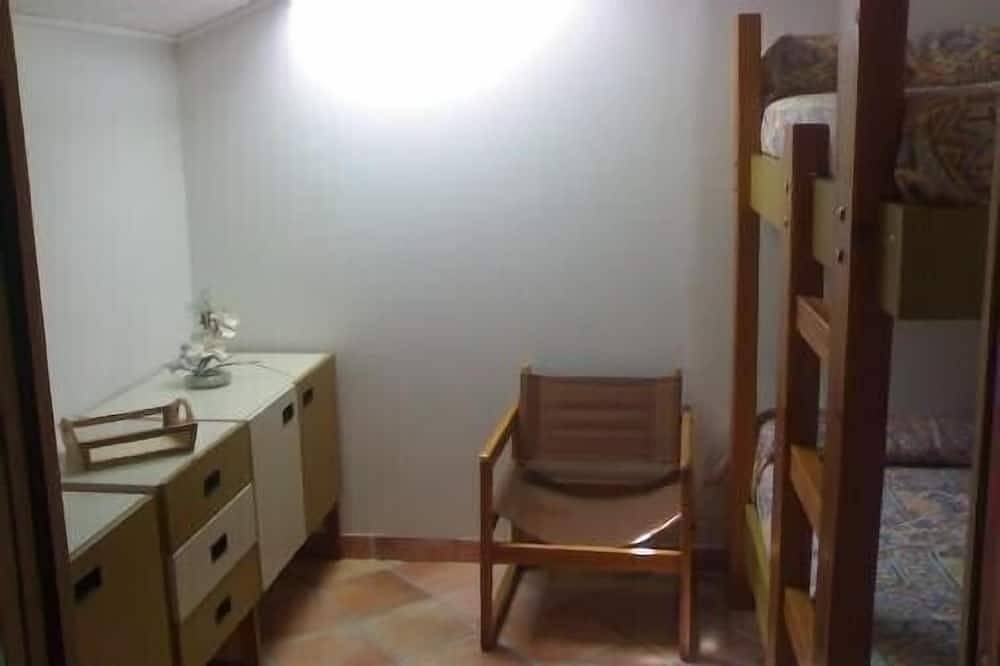 Freistehendes Haus mit Pool 900 m vom Meer in Folelli, Penta-di-Casinca